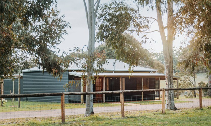 Scotsdale Cottage | Charming Cottage with Ocean View and Spa Near Denmark Town