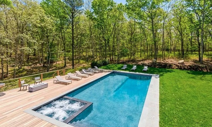 East Hampton House | Modern Retreat: Pool, Jacuzzi & Private Tennis Court Escape