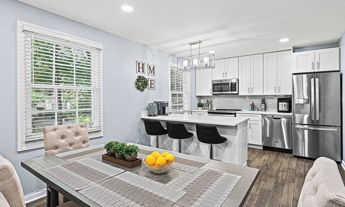 Annandale House | Modern Retreat Near Washington DC