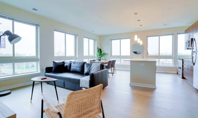 Jefferson Manor Apartment | Relaxing Alexandria Oasis: 2-Bedroom Apartment with Pool