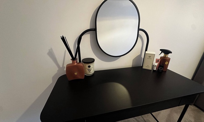 Bray on Thames Apartment | Modern Room & Bath in Maidenhead Near Heathrow Airport