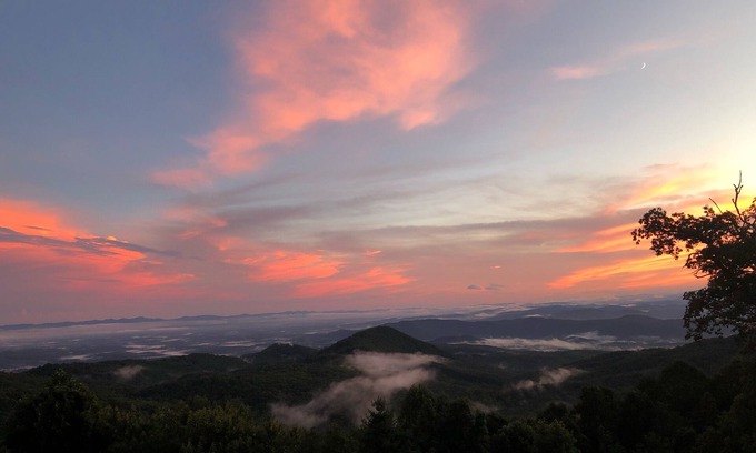 Roaring Gap House | Scenic Mountain Retreat with Pool & Family-Friendly Amenities