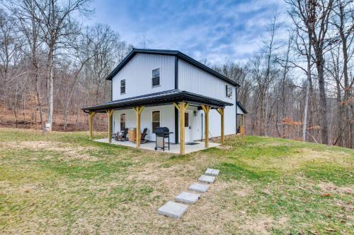 Wolf Run House | Cozy Salineville Cabin on 13 Acres with Fire Pit Awaits!
