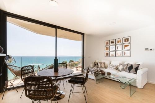 L'Albufereta Apartment | Modern Oceanfront Getaway with Pool & Pet-Friendly Rooms