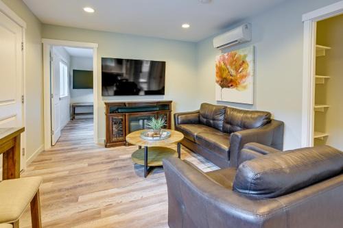 SeaTac Apartment | Modern SeaTac Retreat with Pet-Friendly Amenities