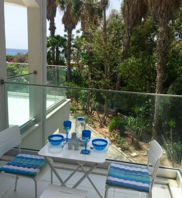 Agios Tychon Apartment | Seaview Beach Studio in Limassol with Oceanfront Views