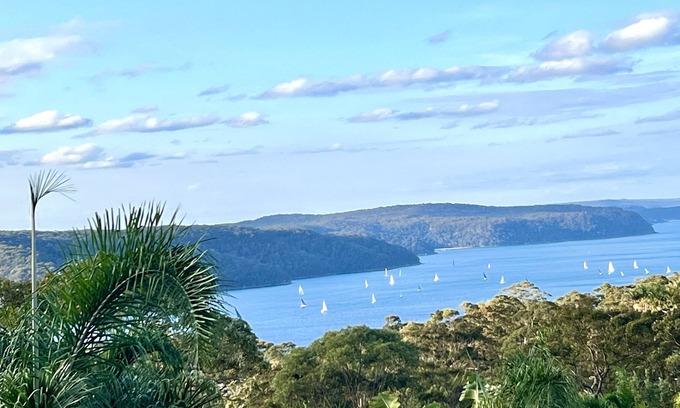 Bilgola Plateau Apartment | Elegant Apartment with Ocean Views and Pool Access