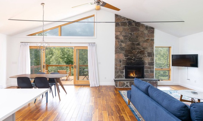 East Jewett House | Guest Rated 10/10: Modern Ski-Home with Mountain Views