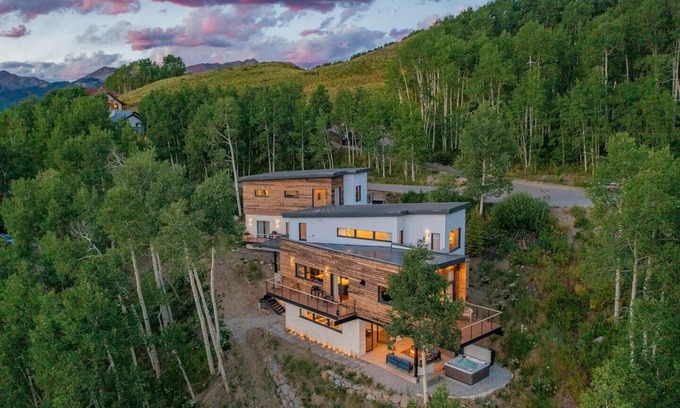 Crested Butte Apartment | Unforgettable Ski In/Out Retreat with Hot Tub & Fire Pit