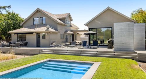 Geyserville House | Modern Sonoma Retreat with Private Pool - Valley Vineyards