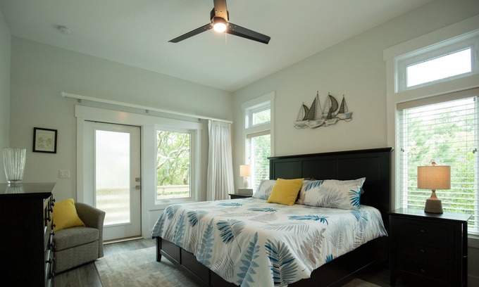 Spindrift Banks Apartment | Premier Soundfront Studio with Ocean Views and Beach Access