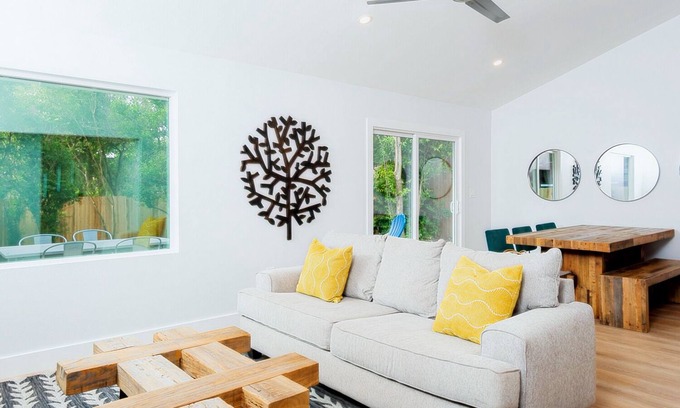 Austin House | Modern South Austin Retreat with Spa & Hot Tub Access