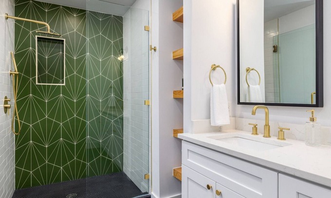 Sweetbriar House | Modern South Austin Home: Close to Downtown with Great Amenities