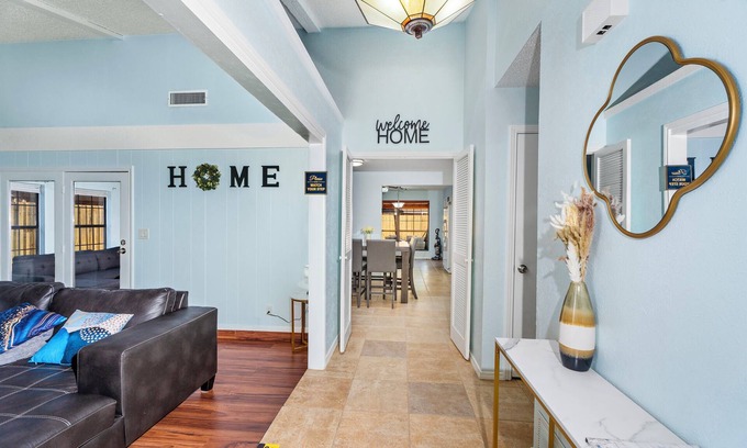Garland House | Family-Friendly 3BR Home in Garland - Guest Rated 10/10