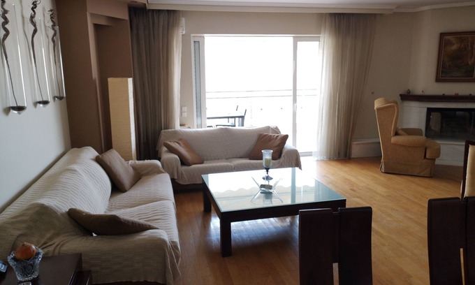 Vyronas Apartment | Modern Apartment with Scenic Views and Free Parking