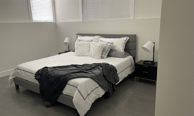 Sudbury Apartment | Stylish 2-Bedroom Apartment Near All Amenities, Rated 10/10