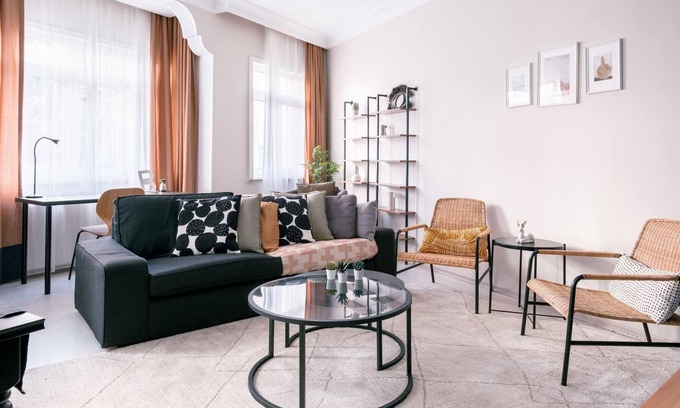 Tophane Apartment | Modern Spacious Flat w Balcony 5 min to Taksim