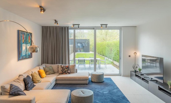 Kortrijk Villa | Modern House with Child-Friendly Amenities & Great Reviews
