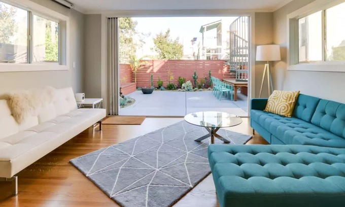 Bernal Heights House | Stylish Tri-Level House with Rooftop Views & Pool Access