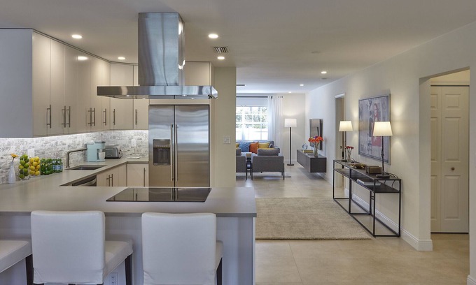 Deerfield Beach Apartment | Oceanfront 2BR Suite Steps from the Beach - Perfect Getaway!