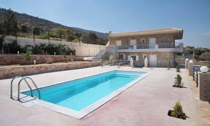 Saronikos Villa | Modern Stone Villa 6bedroom, with Private Pool, WiFi & Large Yard near Lagonisi