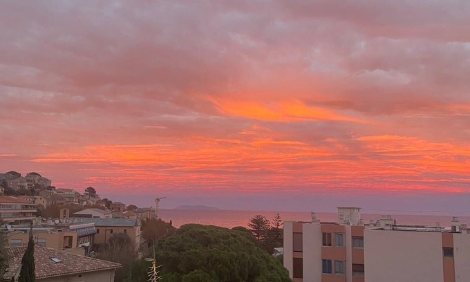 Pietranera Apartment | Scenic Studio with Sea View and Family-Friendly Amenities