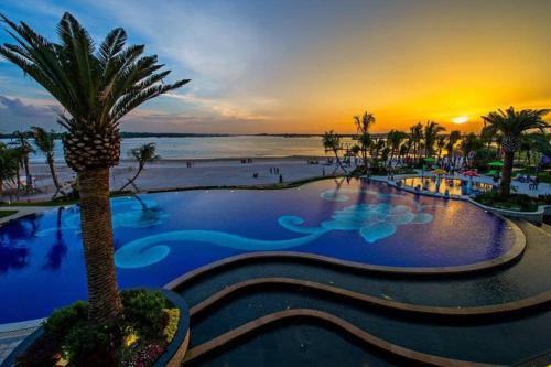Central District Apartment | Modern Studio for 5 at Danga Bay with Oceanfront Access