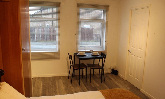Chatham House | Modern Studio Apartment with Convenient Parking Access