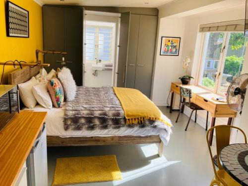 Rondebosch Apartment | Budget-Friendly Modern Studio Apartment - Child Friendly Retreat