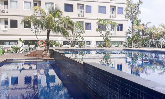 East Jakarta Apartment | Modern Studio at Titanium Square with Pool & Kitchen Access