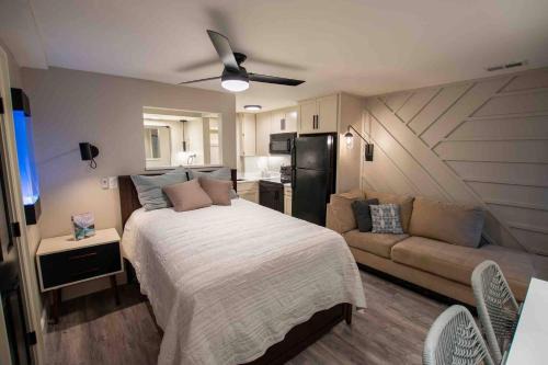Englewood Apartment | Guest Rated 10/10 Modern Studio with Private Entrance