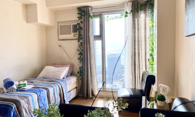 Barangay 670 Condo | Inviting Modern Studio with Manila Bay Sunset Views