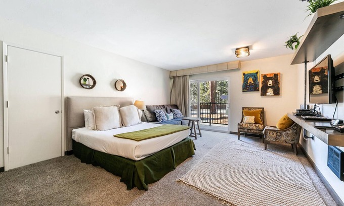Truckee Condo | Explore Lodgette Deluxe with Lake View & Family Amenities