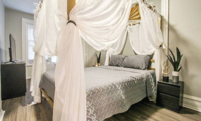 Reading House | Modern Studio Getaway - Pet Friendly & Breakfast Included