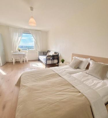 Itainen District Apartment | Modern Studio with Free Parking Near Metro - Rated 8.6/10