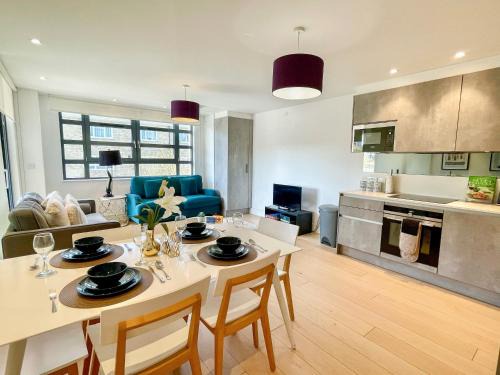St. Johns Wood Apartment | Modern Studio Flats and 3-Bed Apartment with Balcony near Marylebone, St Johns Wood, Regents Park