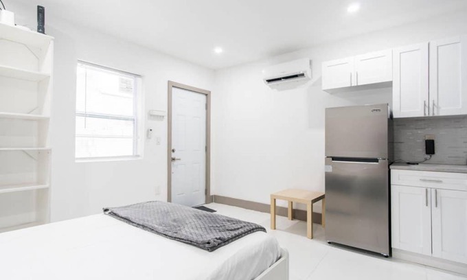Allapattah Villa | Stylish Studio in Central Miami – Pet and Child Friendly