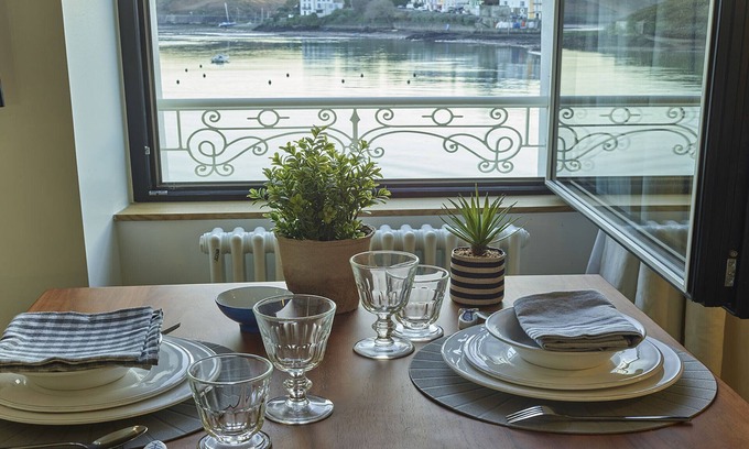Sauzon Apartment | Oceanfront Studio Sauzon: Perfect Getaway for Two