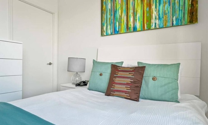 White Plains Apartment | Modern Studio with Kitchen & Pet-Friendly Amenities