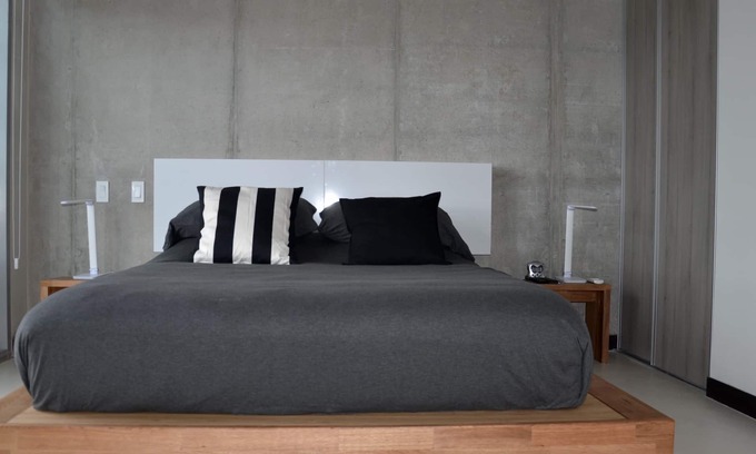 Rohrmoser Apartment | Modern Studio with A/C and Pool Near National Stadium
