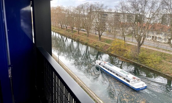 Esplanade Apartment | MODERN STUDIO WITH VIEW