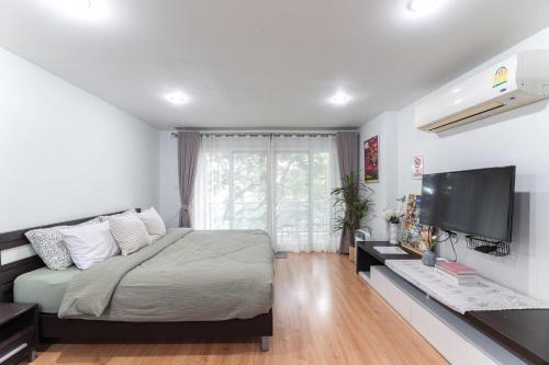 Nimman Apartment | Trendy 1BR with Large Balcony at Nimman