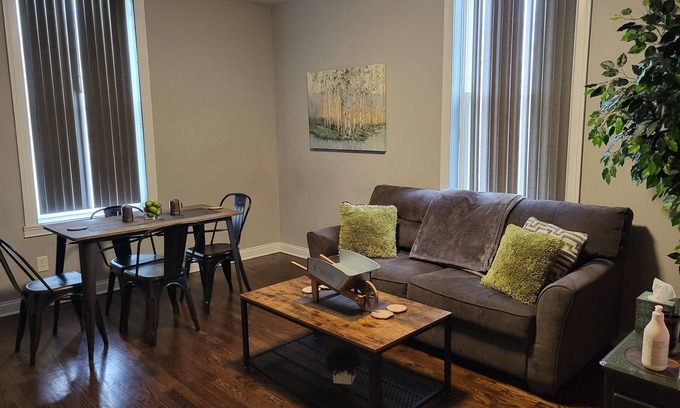Corryville Apartment | Stylish Comfort with Kitchen & Dining near UC
