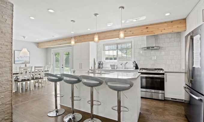 Mequon Cottage | Tranquil Getaway Surrounded by Nature - Guest Rated 9.2