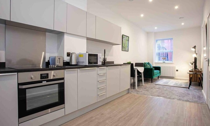 Bolton Apartment | Stylish 1 Bedroom Apartment in Bolton with Kitchen Access