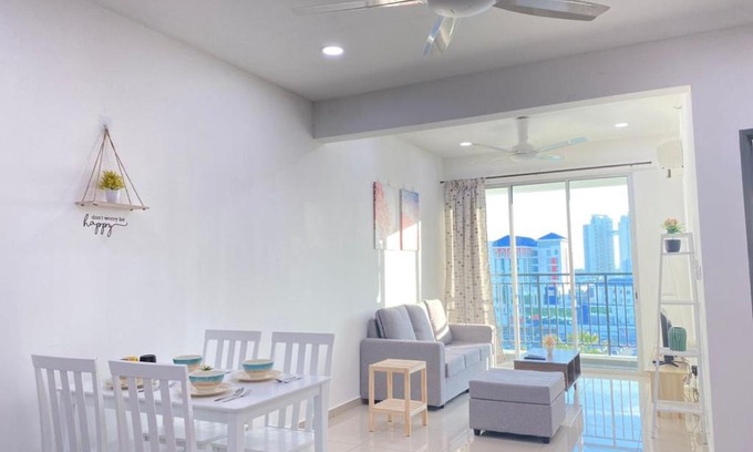 Bandar Perda Apartment | Stylish 2 Room Suite at MP8@Metropol with Pool Access