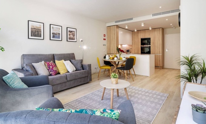 Sao Jose Apartment | Contemporary Apartment with Kitchen on Av. da Liberdade