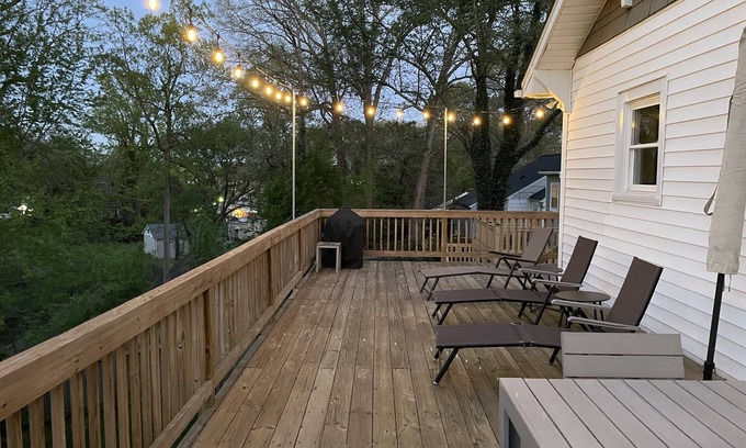 Winston - Salem House | Stylish Hotel Near UNCSA & Downtown with Pool and Spa