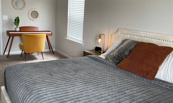 Blackwells House | Inviting Suburban Escape with Breakfast & Family-Friendly Vibe