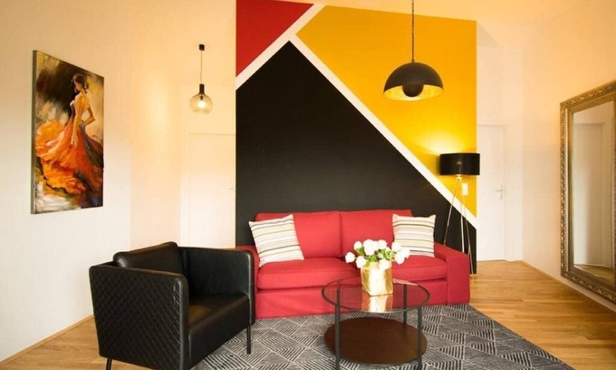 Margareten Apartment | Modern Suite Naschmarkt: Family-Friendly & Accessible Comfort